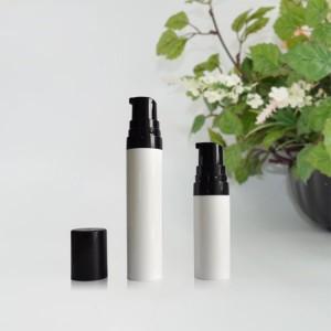 PA09 Ownuk ölçegli PP plastmassa howa çüýşesi kosmetiki plastik vakuum çüýşesi