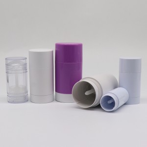 拧紧保湿棒瓶，拧紧防晒瓶