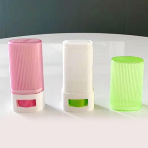 คอนเทนเนอร์สติ๊กบาล์มมอยส์เจอร์รูปไข่ 15 มล. ขวดบิดระงับกลิ่นกาย OEM