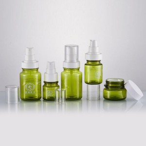 带盖盖的高品质喷雾泵瓶