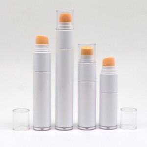 带海绵头的便携式无气粉底笔